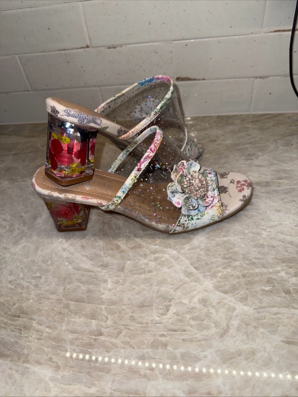 L'ARTISTE SZ 7/37SPRING STEP FLIRAL BLOCK HEEL SANDALS like new